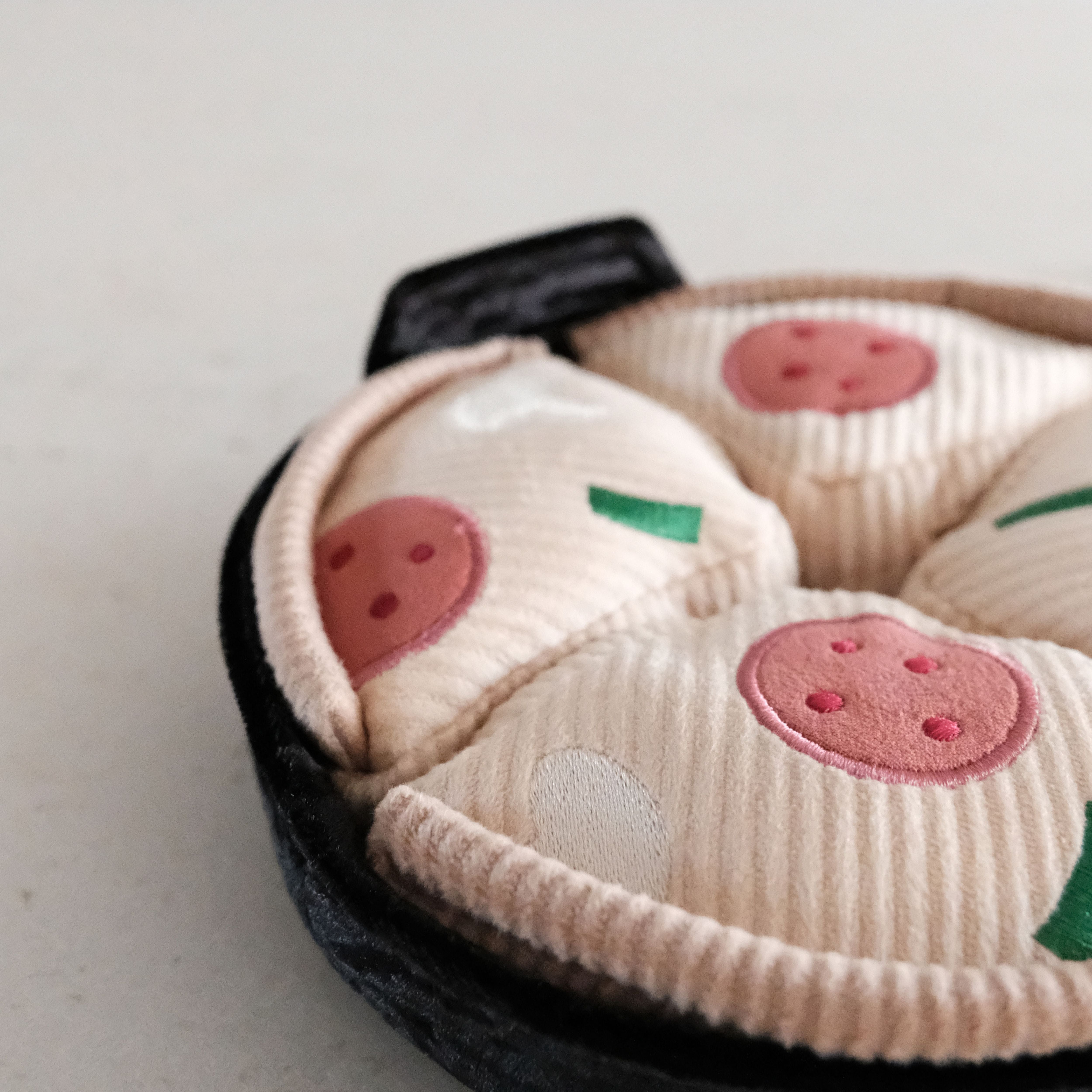 DEEP DISH PIZZA - Lambwolf Collective