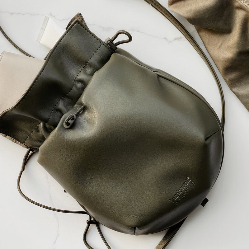 Tan Leather Bucket Bag | Umbrella Collective