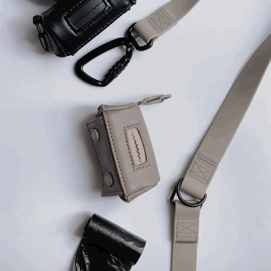MEMO POO Bag dispenser in leather 
